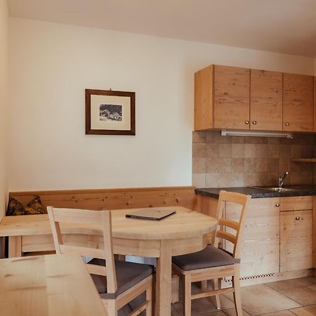 Refugium Laflu Apartments Корвара ин Бадия Екстериор снимка