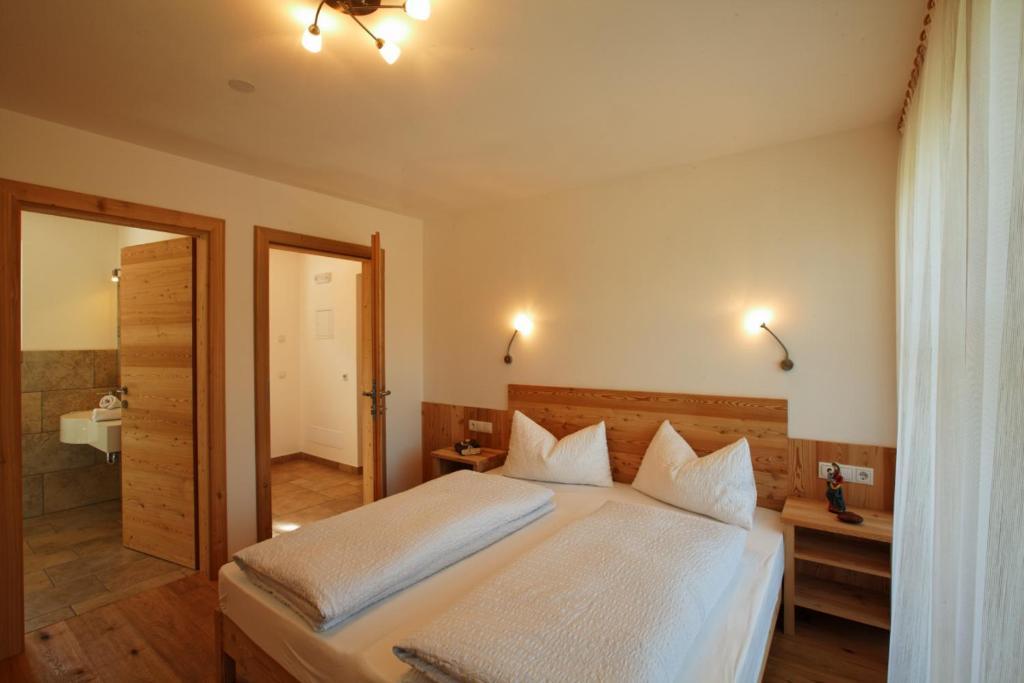 Refugium Laflu Apartments Корвара ин Бадия Стая снимка